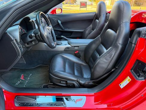 Used 2006 Chevrolet Corvette Convertible w/ Preferred Equipment Group image 31