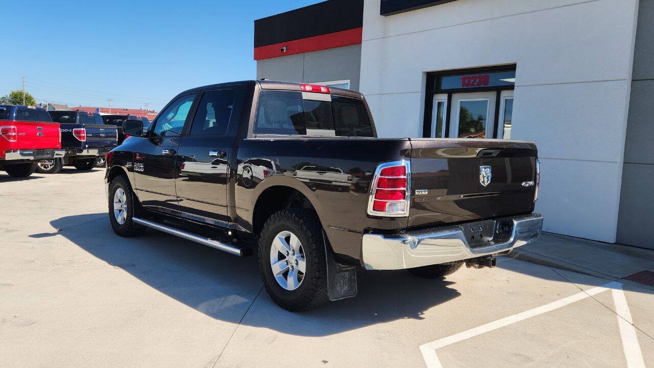 Used 2017 RAM 1500 Classic SLT AWD/4WD image 4