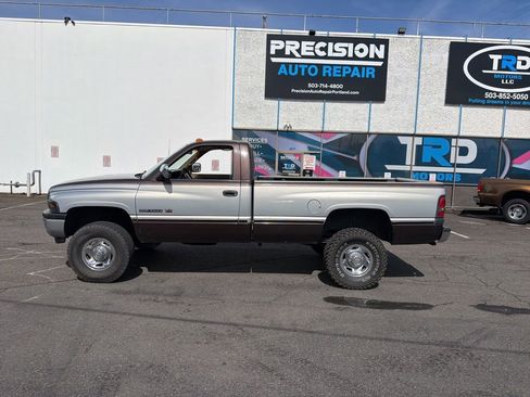 Used 1997 Dodge Ram 2500 Truck 4x4 Regular Cab image 2
