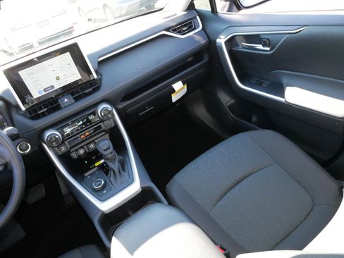 Certified 2025 Toyota RAV4 XLE w/ Convenience Package image 11