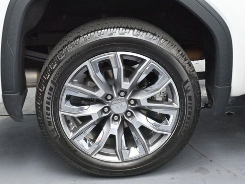 Used 2023 GMC Sierra 1500 Denali w/ Denali Reserve Package AWD/4WD image 38