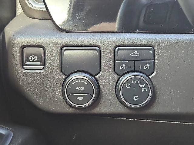 Certified 2025 Chevrolet Silverado 1500 LT RWD image 18