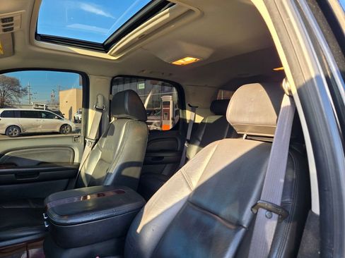 Used 2008 Cadillac Escalade AWD image 28