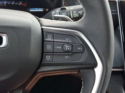 Used 2024 Jeep Grand Cherokee Altitude AWD/4WD image 26