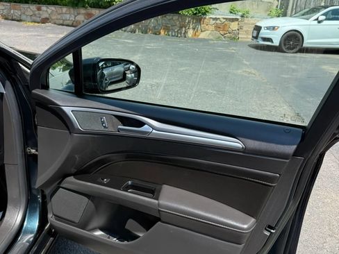Used 2014 Ford Fusion Titanium AWD/4WD image 17