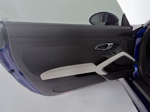 Certified 2024 Porsche 718 Cayman S RWD image 13