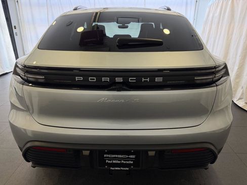 Certified 2025 Porsche Macan 4S Electric image 8