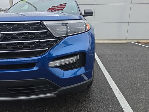 Used 2022 Ford Explorer XLT w/ Equipment Group 202A AWD/4WD image 10