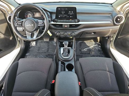 Used 2023 Kia Forte LX image 10