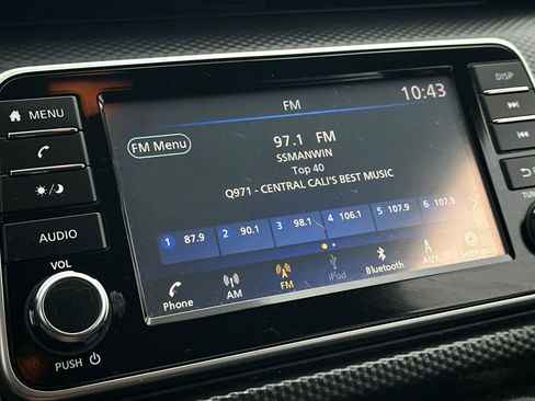 Used 2021 Nissan Kicks S image 22