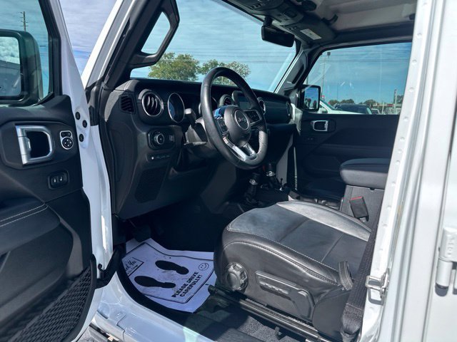 Used 2023 Jeep Wrangler Unlimited Sahara w/ Cold Weather Group AWD/4WD image 37