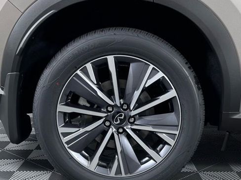 New 2026 INFINITI QX60 Luxe image 12