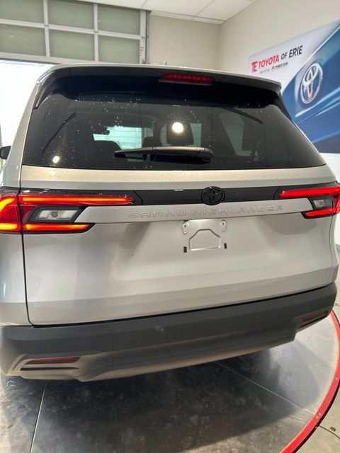 Used 2024 Toyota Grand Highlander AWD Hybrid image 5