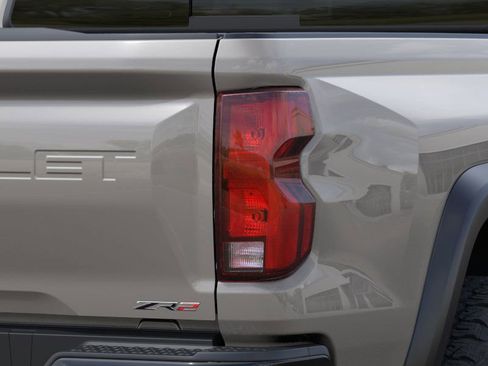 New 2026 Chevrolet Colorado ZR2 w/ Technology Package AWD/4WD image 11
