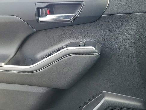 Used 2024 Toyota Highlander XSE image 29