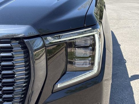 Certified 2023 GMC Yukon Denali Ultimate image 11