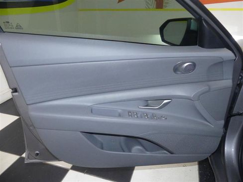 Used 2024 Hyundai Elantra SEL FWD image 27