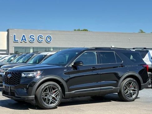 Certified 2025 Ford Explorer ST-Line w/ ST-Line Street Pack AWD/4WD image 1