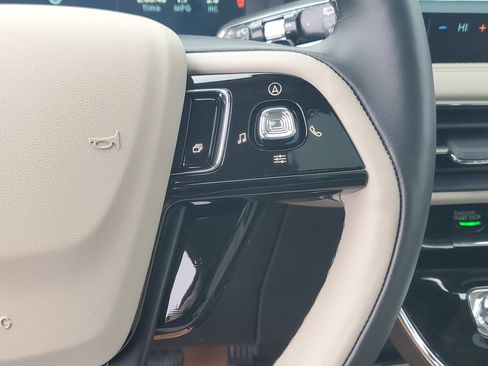 New 2026 Lincoln Corsair Reserve w/ Jet Appearance Package image 18