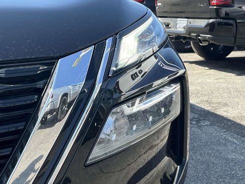 Used 2023 Nissan Rogue SL w/ SL Premium Package FWD image 9