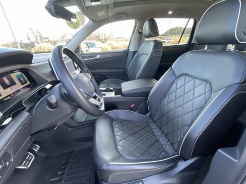 Certified 2024 Volkswagen Atlas SEL Premium R-Line image 20