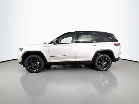 New 2025 Jeep Grand Cherokee Limited AWD/4WD image 4