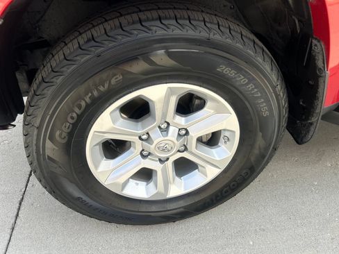 Certified 2021 Toyota 4Runner SR5 AWD/4WD image 16