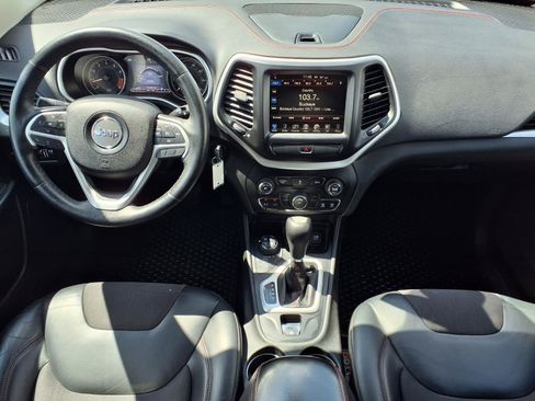 Used 2014 Jeep Cherokee Trailhawk w/ Cold Weather Group AWD/4WD image 15