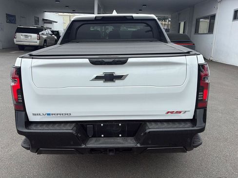 Used 2025 Chevrolet Silverado EV RST AWD/4WD image 4