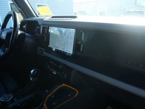 Used 2021 Ford Bronco Badlands image 31