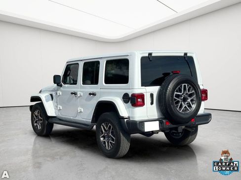 Certified 2024 Jeep Wrangler Unlimited Sahara w/ Technology Group AWD/4WD image 4