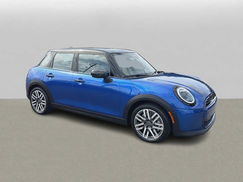 Used 2026 MINI Cooper 4-Door Hardtop FWD image 2