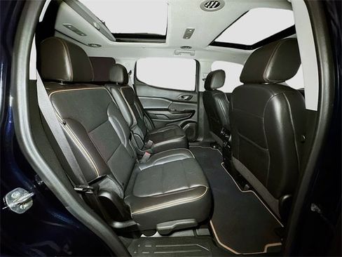 Used 2022 GMC Acadia AT4 w/ Technology Package image 22