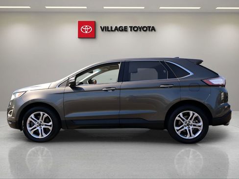 Used 2018 Ford Edge Titanium w/ Equipment Group 301A FWD image 2