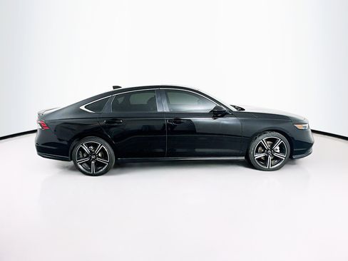 Used 2025 Honda Accord Sport image 10