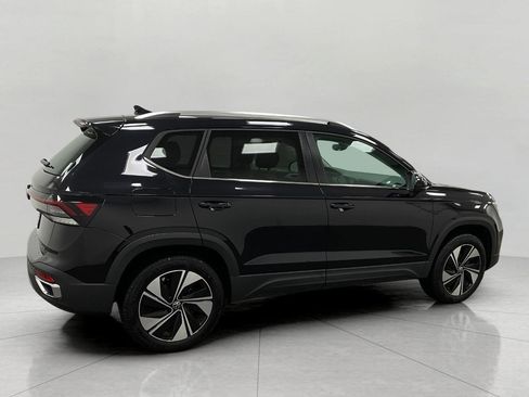 Used 2025 Volkswagen Taos SE AWD/4WD image 32
