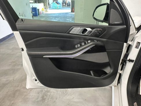 Used 2019 BMW X7 xDrive40i w/ Premium Package AWD/4WD image 46