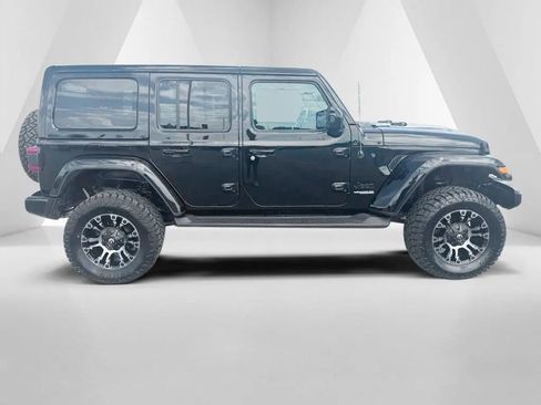 Used 2021 Jeep Wrangler Unlimited Sahara AWD/4WD image 8