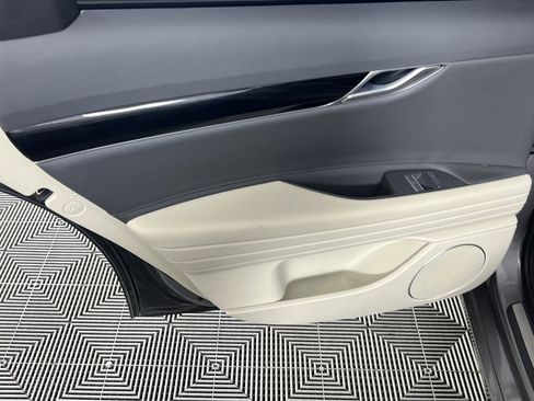 Used 2021 Genesis G80 2.5T image 28