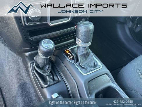 Used 2021 Jeep Gladiator Sport image 16