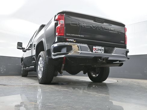 Used 2021 Chevrolet Silverado 2500 LTZ w/ LTZ Premium Package AWD/4WD image 39