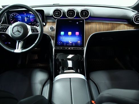 Used 2025 Mercedes-Benz C 300 4MATIC Sedan image 4