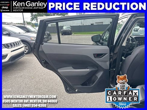 Used 2025 Subaru Crosstrek 2.5i Premium AWD/4WD image 21