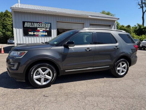Used 2017 Ford Explorer XLT AWD/4WD image 1