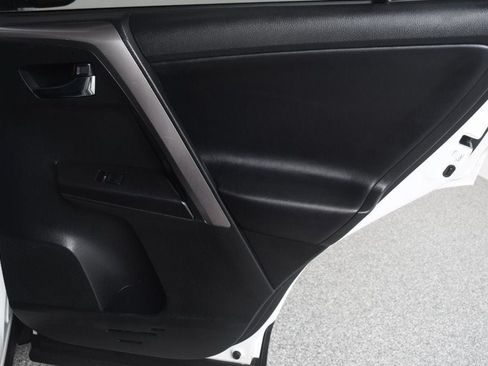 Used 2017 Toyota RAV4 XLE FWD image 24