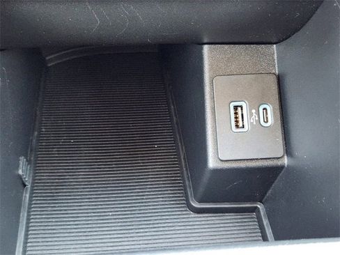 Used 2024 Ford Edge SE w/ Black Appearance Package image 20