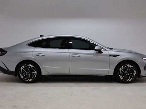 Certified 2024 Hyundai Sonata SEL w/ Convenience Package FWD image 8