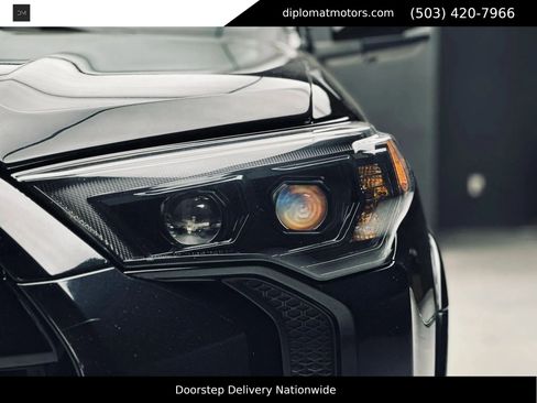 Used 2020 Toyota 4Runner Venture w/ Moonroof Package AWD/4WD image 13