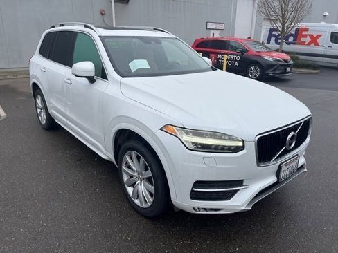 Used 2016 Volvo XC90 T6 Momentum image 3