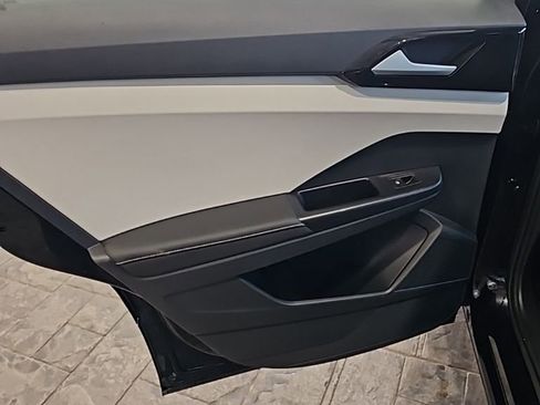 Used 2025 Volkswagen Taos S image 19